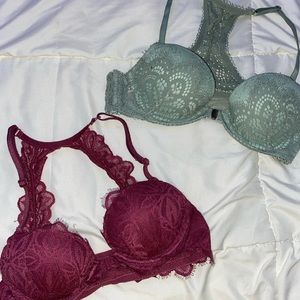 pink victoria’s secret bra’s!